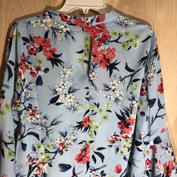 Ladies top - Picture 2 of 8